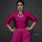 Lakshmi Nakshathra Instagram - Elegance is an Attitude 💫 📸. @anoop_lights_own Wearing @nairaonline Jwlry @adorebypriyanka Muah @makeover_by_aswathyprasanth Styling @stylewithandriya @andriya_nunez #lakshminakshathra