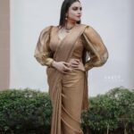 Lakshmi Nakshathra Instagram - My Bindhi ,jhumkas, my tradition, my pride.🤗❤️ 📸 @anoop_lights_own Outfit @milena.atelier Jwlry @srishti_terracottajewellery Muah @sreegeshvasan_makeupartist Styling @stylewithandriya @andriya_nunez #lakshminakshathra