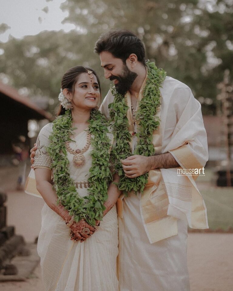 Lakshmi Nakshathra Instagram - Happy Married Life Wishes to @padmasoorya & @gops_gopikaanil ❤️🤗