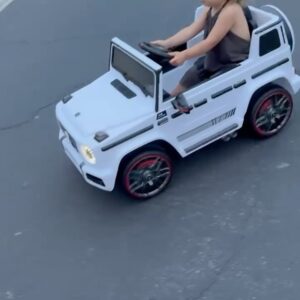 Lala Kent Instagram - 33 has brought me lots of happiness so far. Ocean met Messer & told me she wants a baby brother. She got her first G Wagon and her at 16 flashed before my eyes. We wrapped a very strange season of VPR 🎉 
I hosted the @brentshapirofdn Spectacular for drug prevention 🙏
I found the craziest split end I’ve ever seen & it reminded me why I’m not wanting to be blonde anymore (my greys may prevent that from happening tho 🥴). I opened my MTV award 🍿, & Ocean gave major cheese at our monthly Disneyland visit. I have no complaints 💃