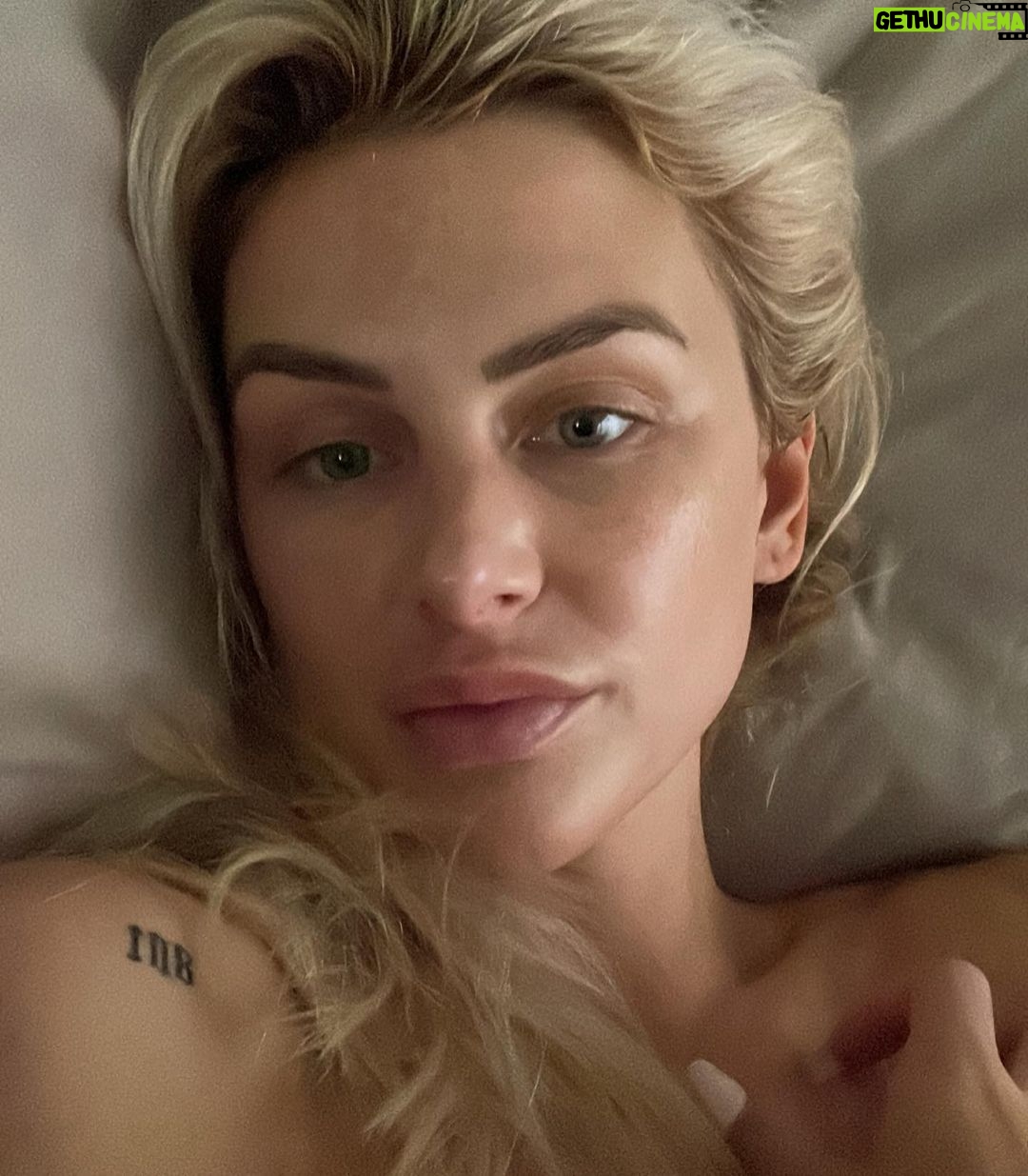 Lala Kent Instagram - They wouldn’t allow me to do my confessional with the glasses on. Big mistake on their end 🥴 A new episode of Vanderpump Rules airs tonight at 9/8 central, only by @bravotv Ps. I did get birthday love 🍪💃🏼