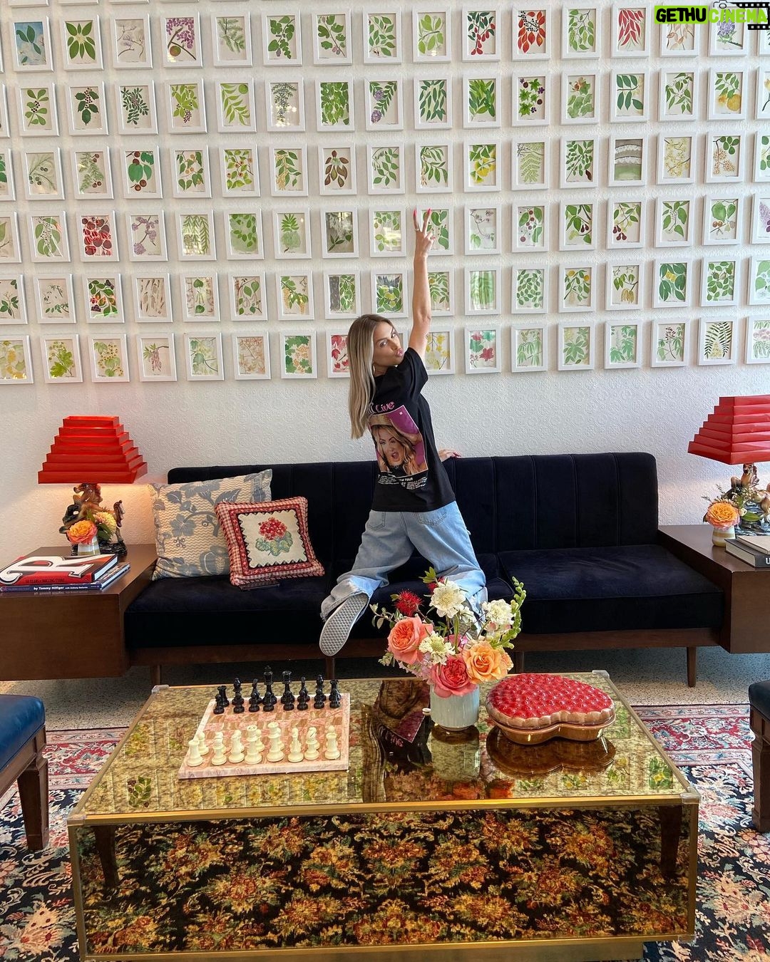 Lala Kent Instagram - You rocked my world, Nashville. I loved staying at @graduatehotels . Three more shows left for the Give Them Lala Live tour! See y’all soon! Graduate Nashville