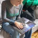 Lali Espósito Instagram - SALIOOOOOOOOOO EL VINILO de #LALIDELUXE con dos canciones inéditas "Baum Baum" y "Corazón Perdido" 🤍 Ya lo pueden conseguir, Amores! La alegria es TOTAL🥹♥️🇦🇷💿🎵🔥 Esta es una de las piezas que más me emociona haber hecho! Es para ustedes! Regalito antes de la navidad 😏