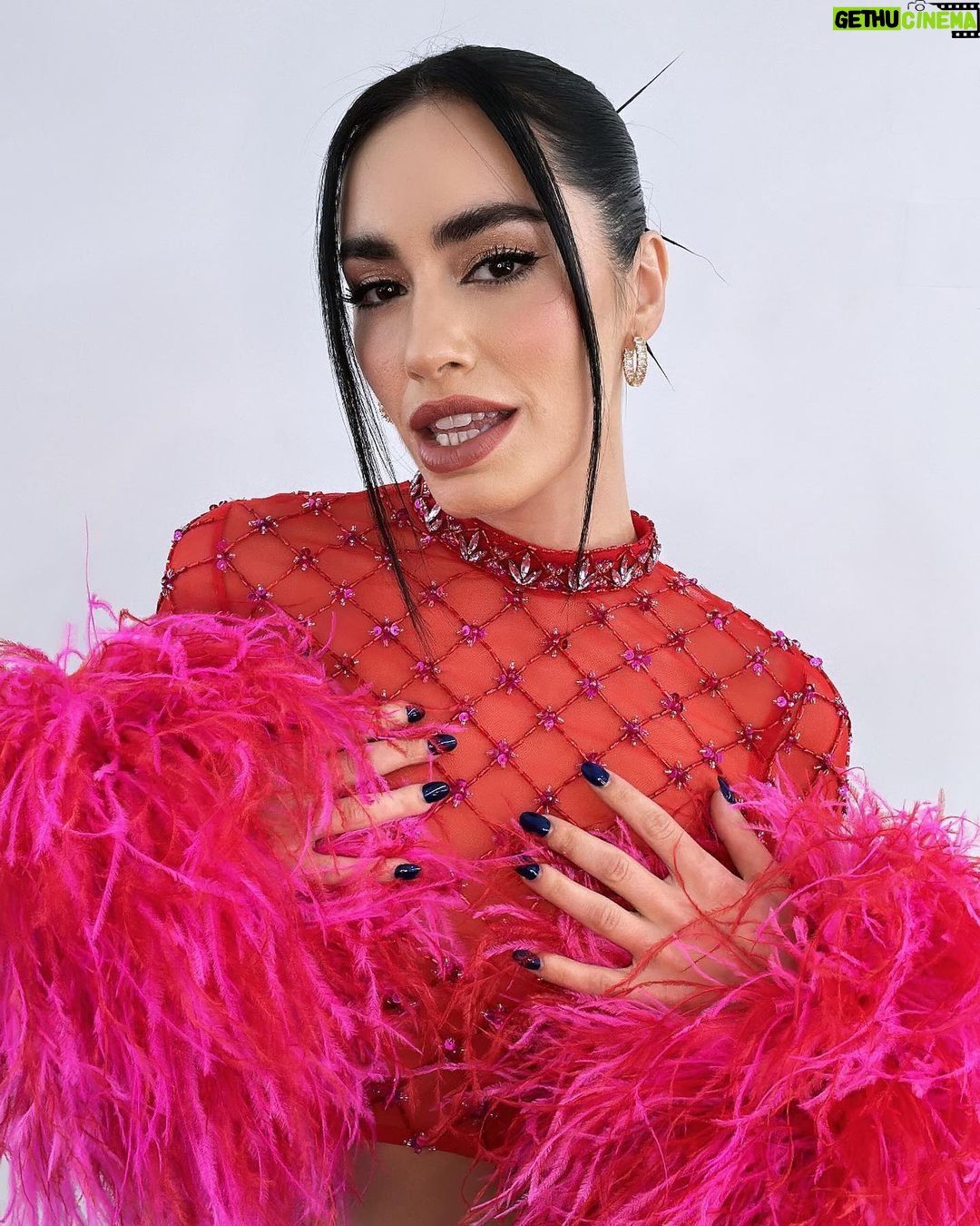 Lali Esp贸sito Instagram - El placer de hacer exacto lo incorrecto馃┓