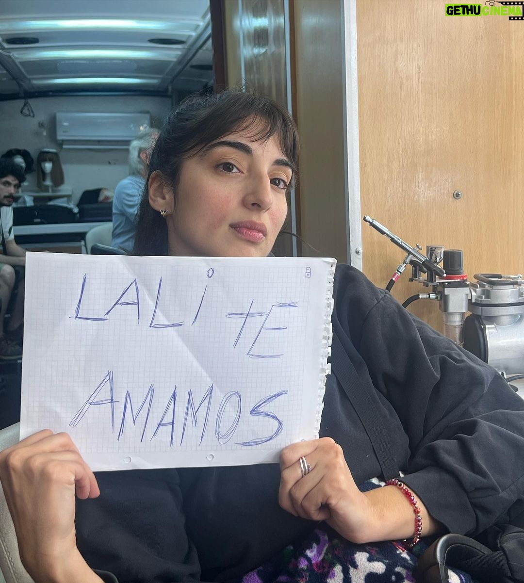 Lali Esp贸sito Instagram - Un random del random del rodaje rodando random...馃珷