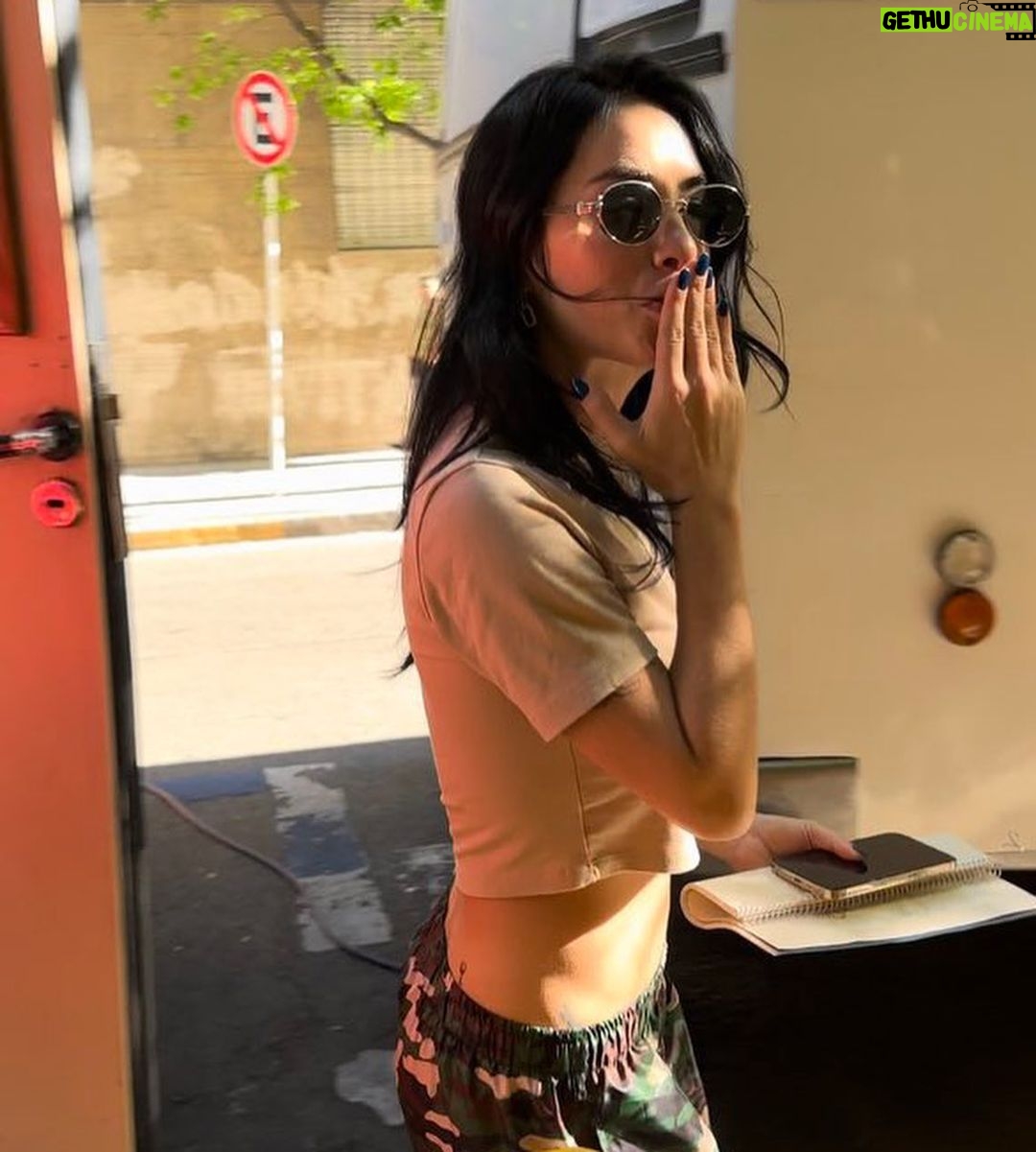 Lali Esp贸sito Instagram - Un random del random del rodaje rodando random...馃珷