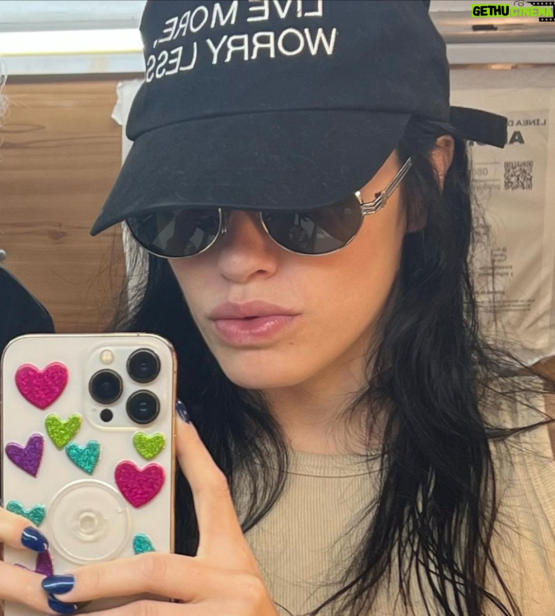 Lali Esp贸sito Instagram - Un random del random del rodaje rodando random...馃珷