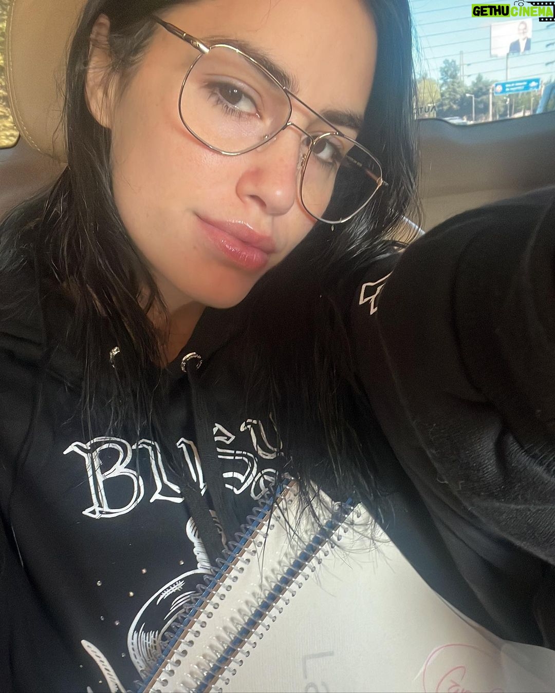 Lali Espósito Instagram - 🤍Backstage de un rodaje musical hermoso que pronto podré mostrarles 🤍El momento en el que me dan de sorpresa a Villano el día de mi cumple 🤍Retratando lo bellos que estábamos esa noche con mi amigo hermoso Santi 🤍Lo mismo que la foto 1 jijiji 🤍Con una cara de dormida interesante yendo a rodar El Fin del Amor 2! 🤍Mi gatito 🤍Porque siempre postre 🤍Yo con mi gatito en cenital (perdón la intensidad es que Mirenlooooo) 🤍Ejerciendo la democracia Argentina Te Amo! 🤍La polenta de mi mamita Besooooos para todos! 💋