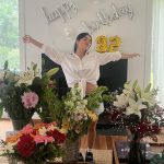 Lali Espósito Instagram - Quiero agradecer toooodo el amor que estoy recibiendo hoy y TODOS los días🥰 Desde muy muy muy niña que siento el cariño y la empatía de muchossss conmigo y con lo que hago! Me siento poderosa y enérgica pero también aprendiendo a ser vulnerable y a ir más hacia adentro... así son los treintis no? Estoy rodeada de amor sincero Amor del bueno! GRACIAS 💖💖💖💖💖💖💖💖💖💖 Les dejo estas fotitos mías, de mi hijo gatito Villano y de la más importante de todas que es mi mamita que me dio la life! Besos y amor para todxs !