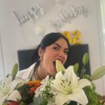 Lali Espósito Instagram - Quiero agradecer toooodo el amor que estoy recibiendo hoy y TODOS los días🥰 Desde muy muy muy niña que siento el cariño y la empatía de muchossss conmigo y con lo que hago! Me siento poderosa y enérgica pero también aprendiendo a ser vulnerable y a ir más hacia adentro... así son los treintis no? Estoy rodeada de amor sincero Amor del bueno! GRACIAS 💖💖💖💖💖💖💖💖💖💖 Les dejo estas fotitos mías, de mi hijo gatito Villano y de la más importante de todas que es mi mamita que me dio la life! Besos y amor para todxs !