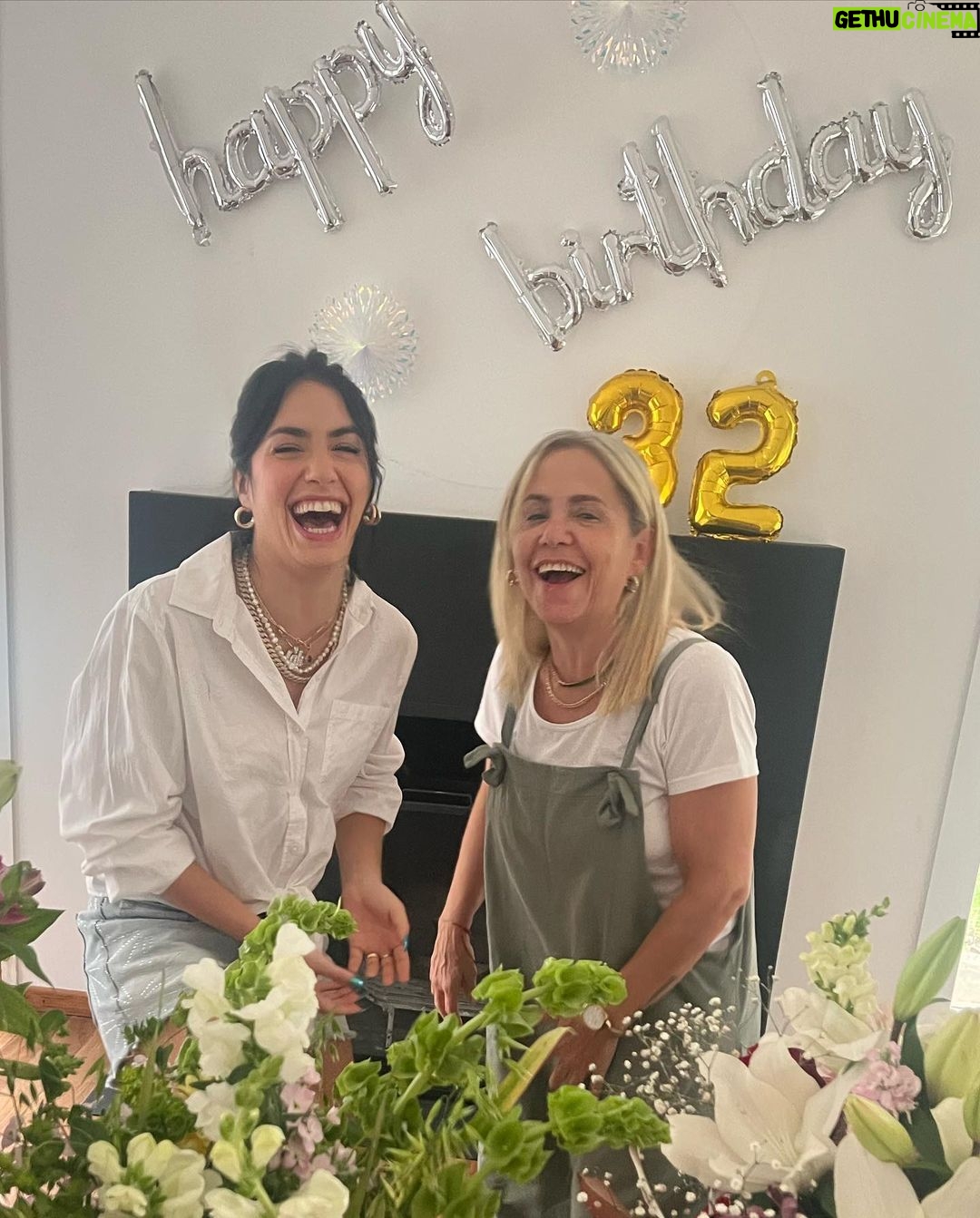 Lali Espósito - 708.3K Likes - Quiero agradecer toooodo el amor que estoy recibiendo hoy y TODOS los días🥰
Desde muy muy muy niña que siento el cariño y la empatía de muchossss conmigo y con lo que hago! Me siento poderosa y enérgica pero también aprendiendo a ser vulnerable y a ir más hacia adentro... así son los treintis no?
Estoy rodeada de amor sincero Amor del bueno! GRACIAS
💖💖💖💖💖💖💖💖💖💖
Les dejo estas fotitos mías, de mi hijo gatito Villano y de la más importante de todas que es mi mamita que me dio la life!
Besos y amor para todxs !
