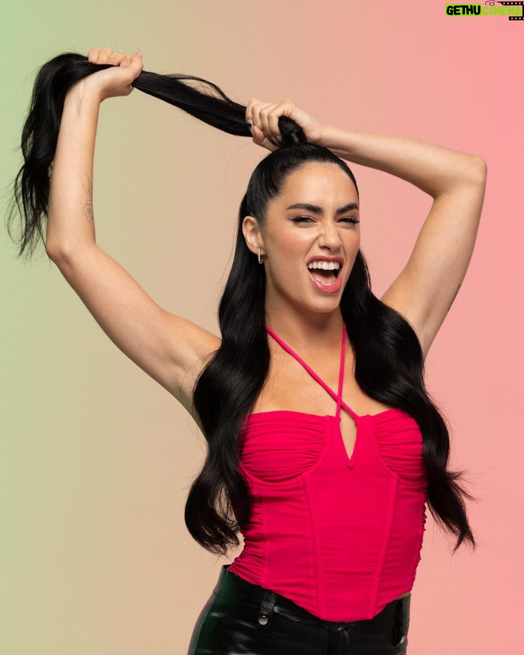 Lali Esp贸sito Instagram - NEW DROP #LALIxSEDAL 馃挜 Vengo probando el nuevo Sedal Prebi贸ticos y Biotina con fuerza antica铆da y es una bombaaa! Lo prueban y me cuentan 馃槑 @sedalargentina #MenosCa铆daM谩sFuerza