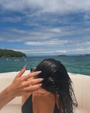 Lali Espósito Instagram - Ya estamos listos 2024❤️‍🔥🏝️