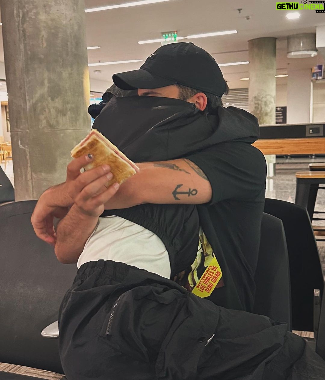 Lali Espósito - 619.7K Likes - Con amor o nada ♥️