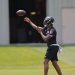 Lamar Jackson Instagram - Feels Gr8 to be back on that grassland🪖 #Truzz