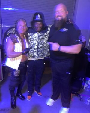 Lamar Jackson Instagram - Met Some Legends tonight🤣