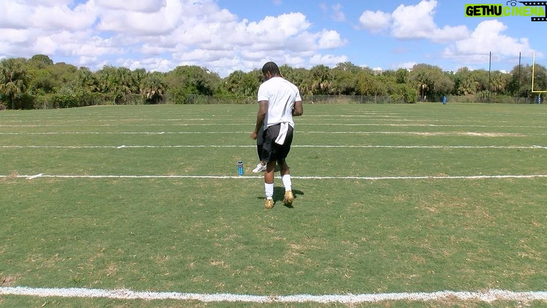 Lamar Jackson Instagram - Not perfect but itz gone be worth it๐ #TRUZZ
