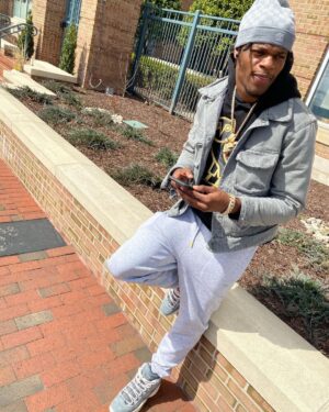 Lamar Jackson Instagram - Everybody My Son IDC Who Shine🎯 
#Truzz #freekodak #Likeyesterday
