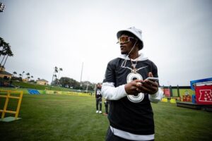 Lamar Jackson Instagram - I hear it but I don’t see it🥱😎
#Truzz #FREEKODAK
📸: @ogcollins_media