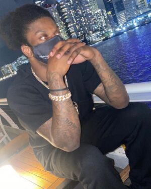 Lamar Jackson Instagram - 🖤😷