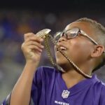 Lamar Jackson Instagram – @new_era8 let this lucky fan wear his chain 💜💧#WASvsBAL