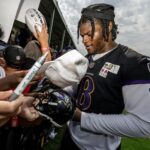 Lamar Jackson Instagram - YR6🏆🙇🏾‍♂️🙏🏾💜🖤 #Truzz #General🪖
