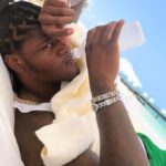 Lamar Jackson Instagram – I kno U LOVE me wen U H8 me🩵🤍