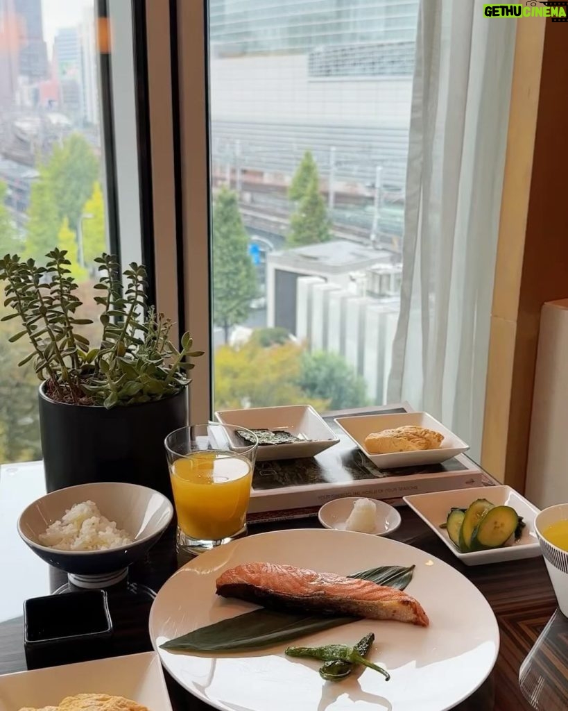 Lana Condor Instagram - Come on, I gotta show you something !!! (this is what I gotta show 🍜🍣🍱🥟 you) Tokyo, Japan