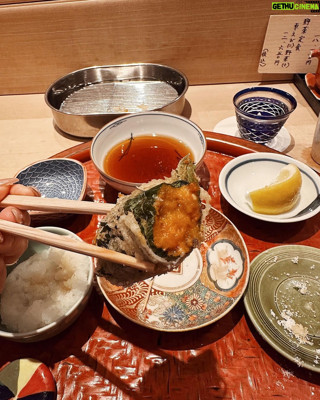Lana Condor Instagram - Come on, I gotta show you something !!! (this is what I gotta show 🍜🍣🍱🥟 you) Tokyo, Japan