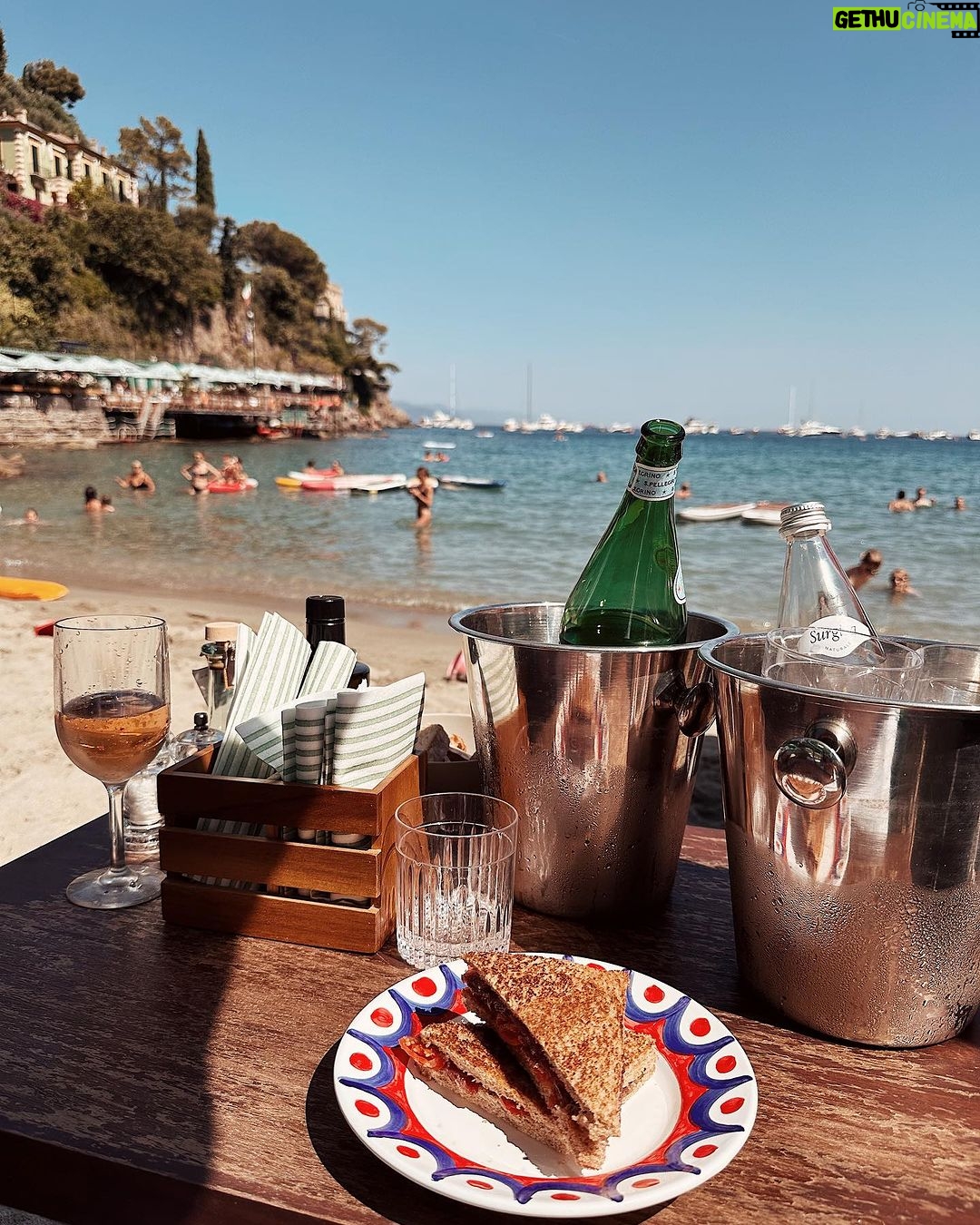 Lana Condor Instagram - Mostly food, a little champagne, but mostly food ⦠Iām never leaving š¤·š»āāļø Italian Riviera, Portofino