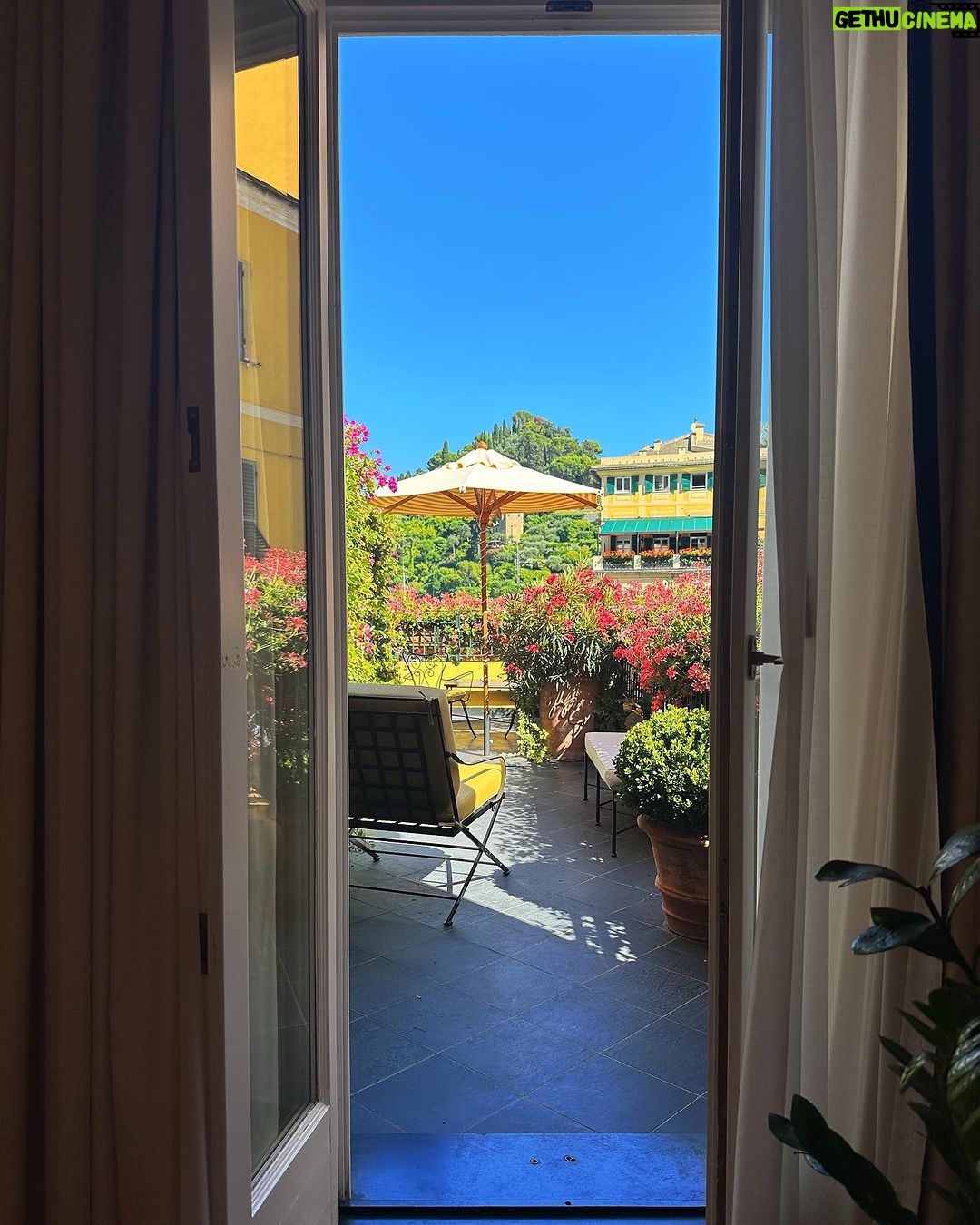 Lana Condor Instagram - Mostly food, a little champagne, but mostly food ⦠Iām never leaving š¤·š»āāļø Italian Riviera, Portofino