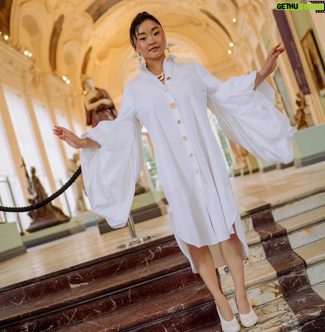 Lana Condor Instagram - @schiaparelli @schiaparelli @schiaparelli divinity || HAUTE COUTURE || merci 100x Paris, France