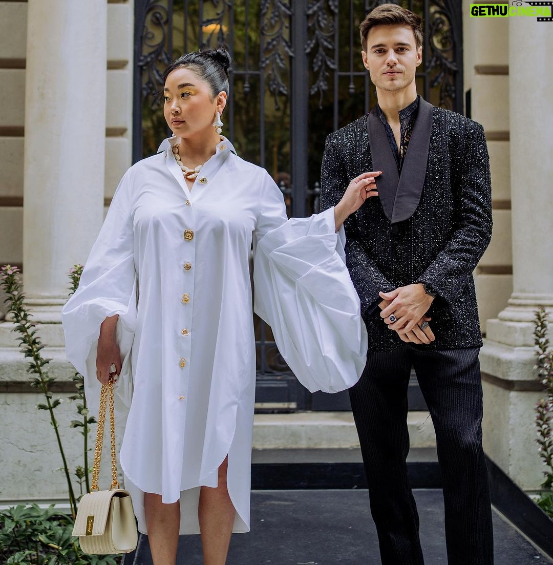 Lana Condor Instagram - @schiaparelli @schiaparelli @schiaparelli divinity || HAUTE COUTURE || merci 100x Paris, France