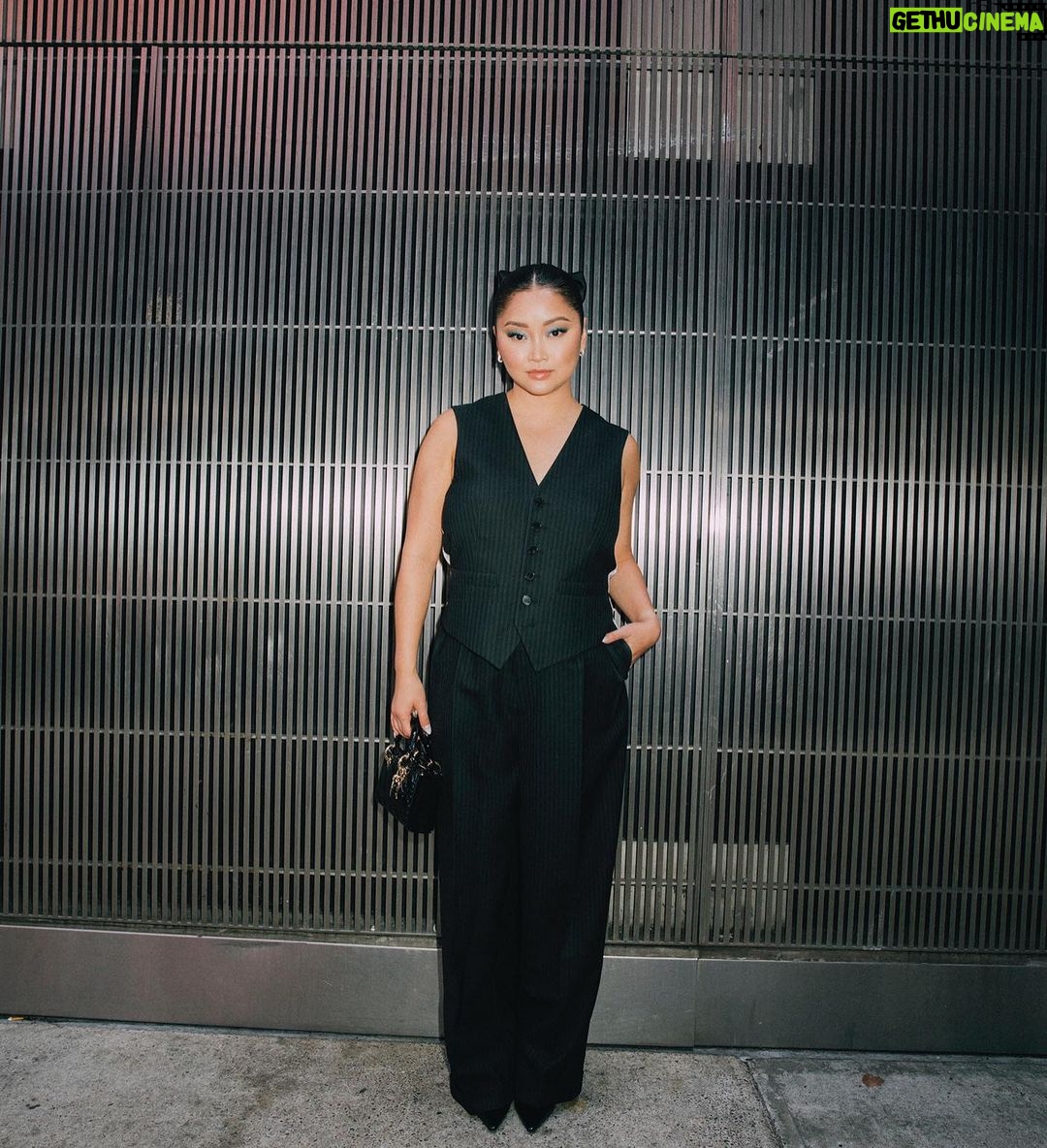 Lana Condor Instagram - J'adore as seen by Jean-Michel Othoniel @dior @diorbeauty 🖤 Brooklyn Botanic Garden