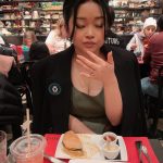 Lana Condor Instagram – This post has one purpose only: a freaking LOVE LETTER TO THE BEST BURGER (& mac) IVE EVER HAD, in Paris. … you guys don’t understand… it was simply perfect. Swipe for video shock 🍔 Dinand par Ferdi