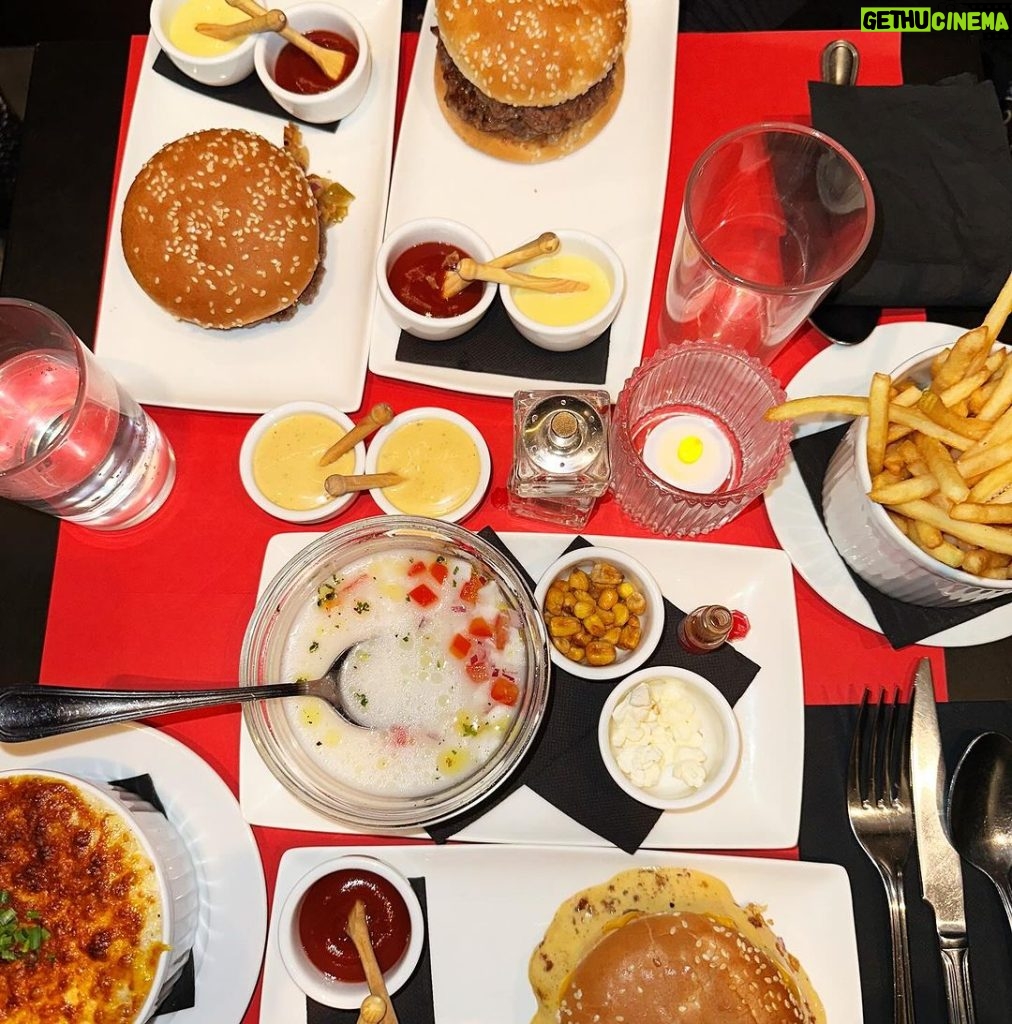 Lana Condor Instagram - power walking to my fav burger 🍔 Paris, France