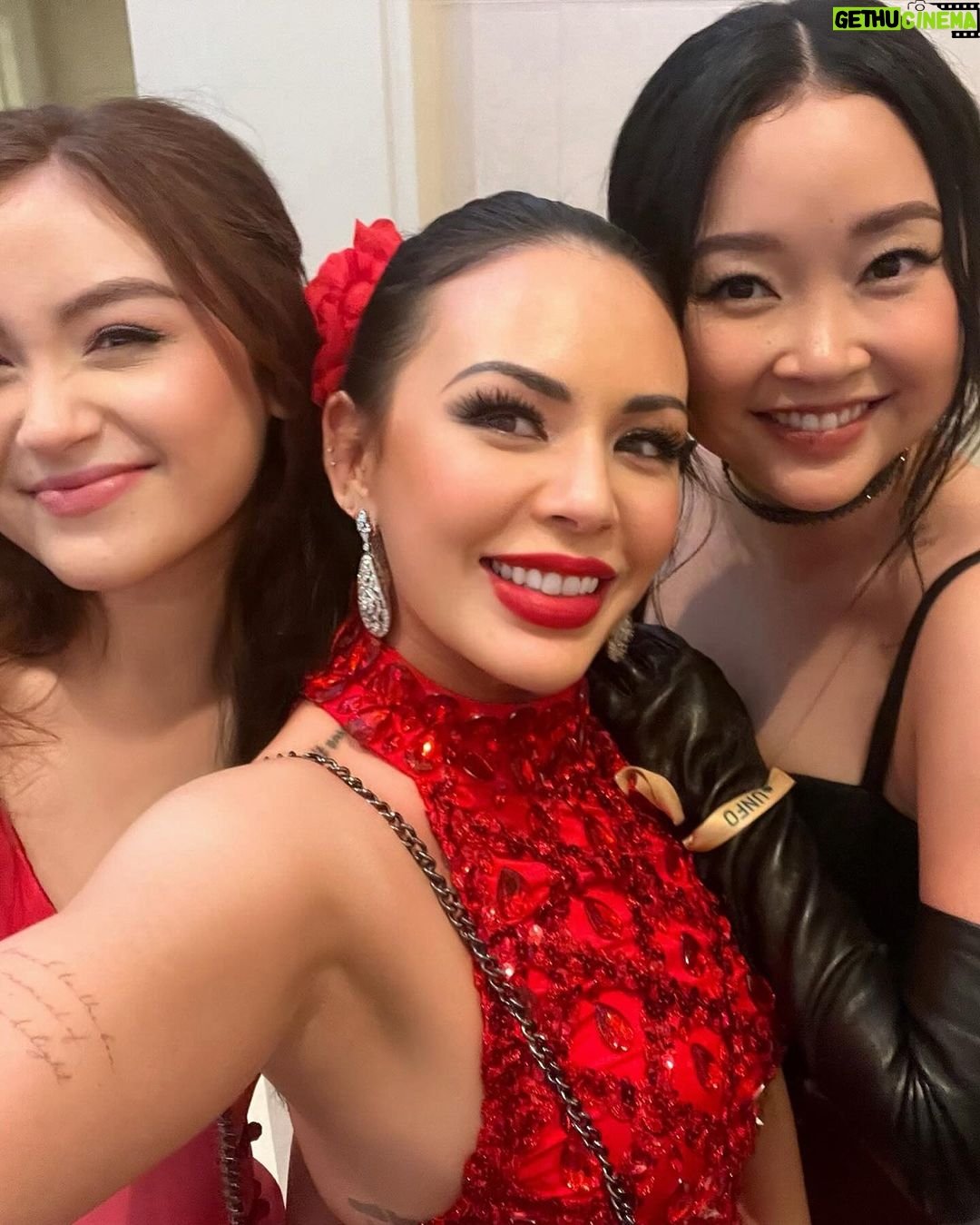 Lana Condor Instagram - An @unforgettablegala night with my unforgettable sisters 🥹 @janelparrish & @annacathcart Beverly Hills, California