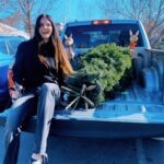 Lana Del Rey Instagram - Merry Christmas. Happy holidays. It’s been a very good year.❤️🕊️