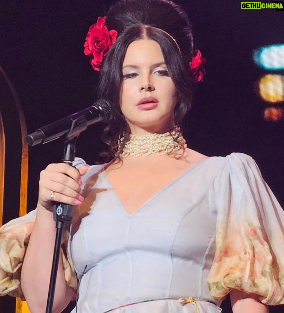 Lana Del Rey Instagram - Thank you so much for our second night in Mexico City. And I got your notes ❤️
