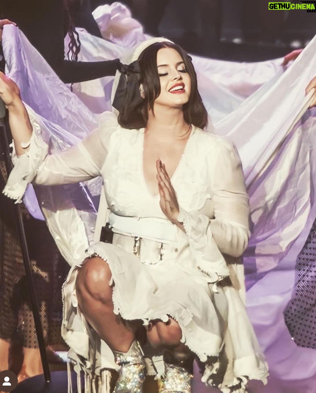 Lana Del Rey Instagram - Mexico City that was amazing. I know it’s pouring today but I hope we see you tonight at the stadium. Love you lots.