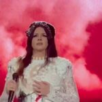 Lana Del Rey Instagram - Oh caaaanadaaa 100,000 people and I fell so hard had to lean into the crowd to regain myself @lanadelreytour @red.delrey