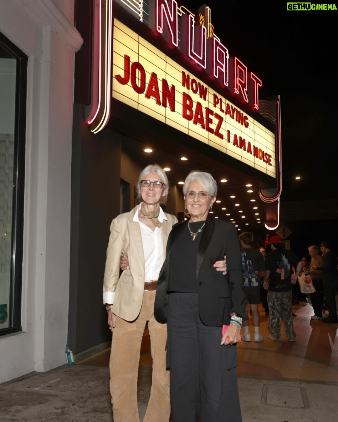 Lana Del Rey Instagram - Sometimes you just get lucky. Lucky enough to interview Joan Baez 💣 our family loves your beautiful family, Joan. The vulnerability you reveal in the film truly is a form of activism in its own way. And Karen! This film that you helped produce and make happen and the laughter we had that day will truly be treasured by me and chuck. I was barely back in California for a minute, and look how we hit the ground running.