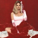 Lana Del Rey Instagram - 𝓑𝓪𝓭 𝓪𝓷𝓭 𝓑𝓸𝓾𝓳𝓮𝓮 @skims