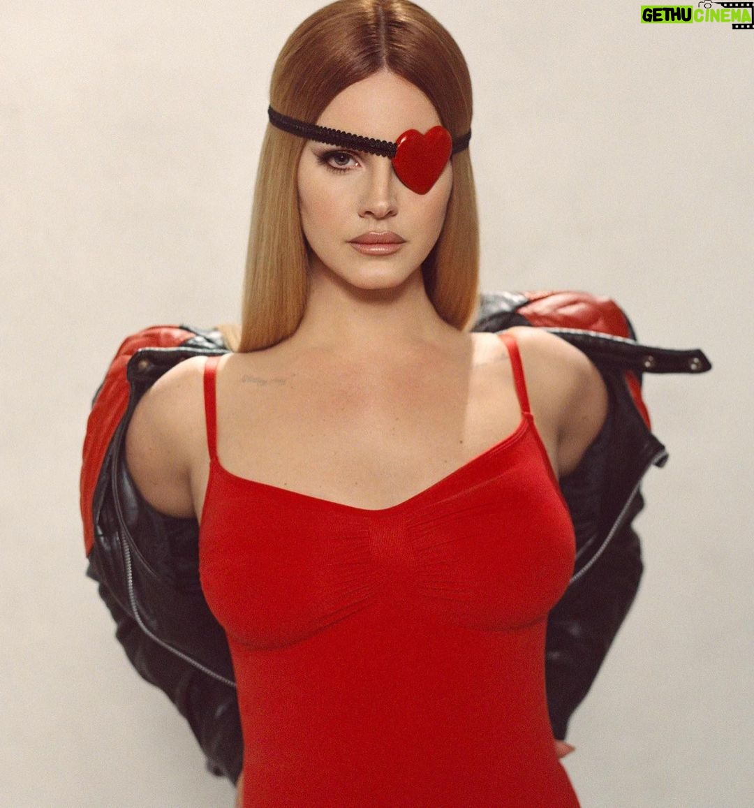 Lana Del Rey - 6.1 Million Likes - 𝓑𝓪𝓭 𝓪𝓷𝓭 𝓑𝓸𝓾𝓳𝓮𝓮
@skims