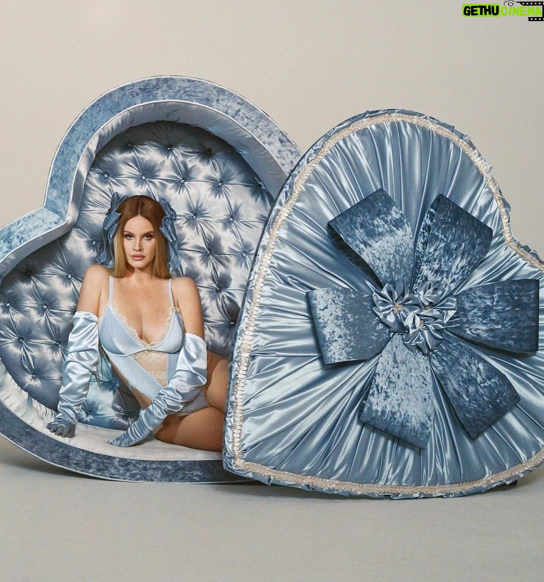 Lana Del Rey - 6.1 Million Likes - 𝓑𝓪𝓭 𝓪𝓷𝓭 𝓑𝓸𝓾𝓳𝓮𝓮
@skims