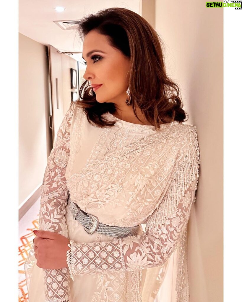 Lara Dutta Instagram - When I first stepped into the film industry with my debut film #Andaaz my biggest thrill was that I was being dressed by the style maven of Bollywood , my dearest @manishmalhotra05 !! He had transformed actresses careers and rewritten how women were presented on screen! His clothes were young, fun, sexy and trendy! Today, two decades later, I’m still just as thrilled to wear Manish’s clothes! His detailing is exquisite and I feel elegant and opulent, just as the occasion demanded! 🤍#delhidiaries #white #shine Outfit: @manishmalhotra05 Makeup: @rameshkondapuram Hair: @yogitasheth96 Agency: @collectiveartistsnetwork