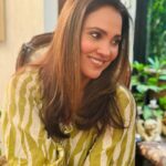 Lara Dutta Instagram – Can’t spend an afternoon at Coco’s and NOT do something to your hair! 😜. #justplayingaround @clarabellesaldanha #haircut #highlight #bestbuddy❤️