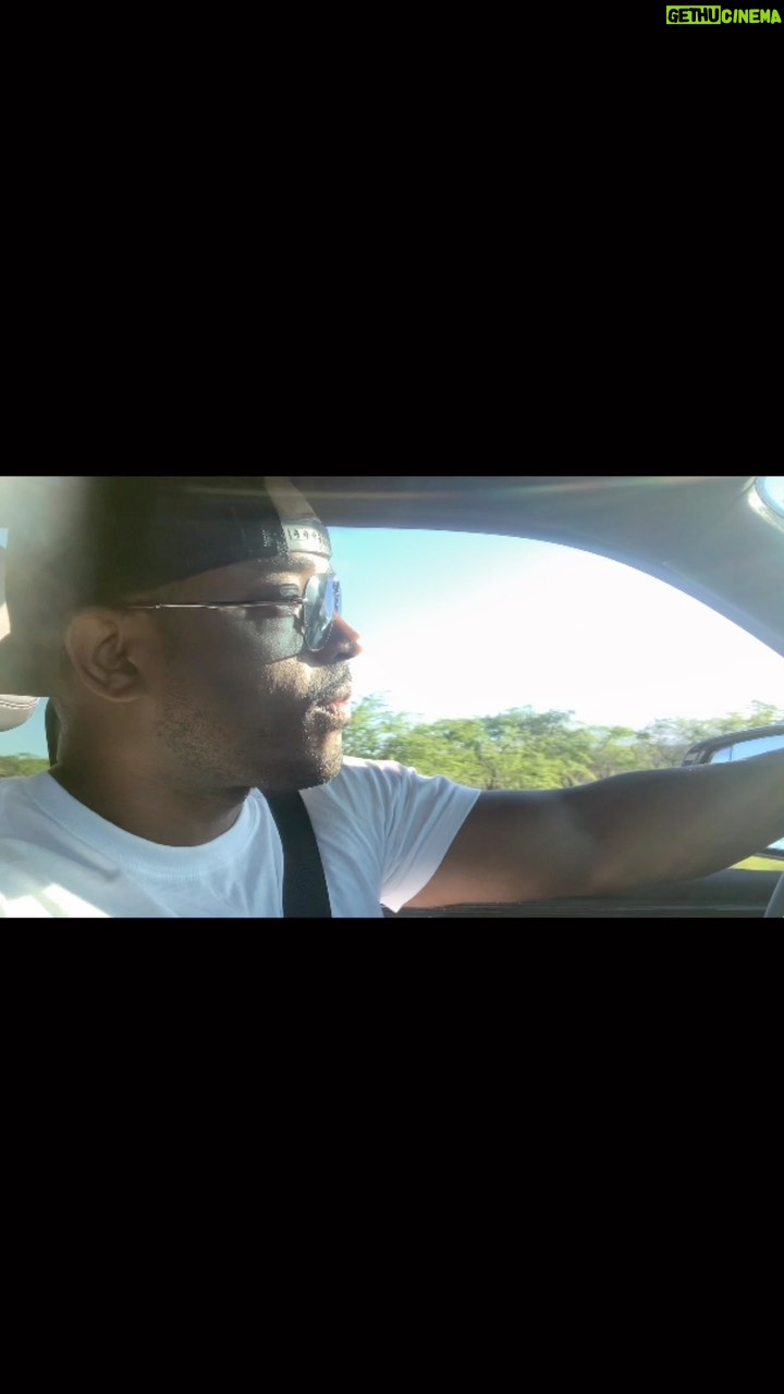 Larenz Tate Instagram - Replenishing the spirit! Good vibrations only! Sharing good energy with you! #GoodEnergy ✨ #IslandVibes 🏝🤎
