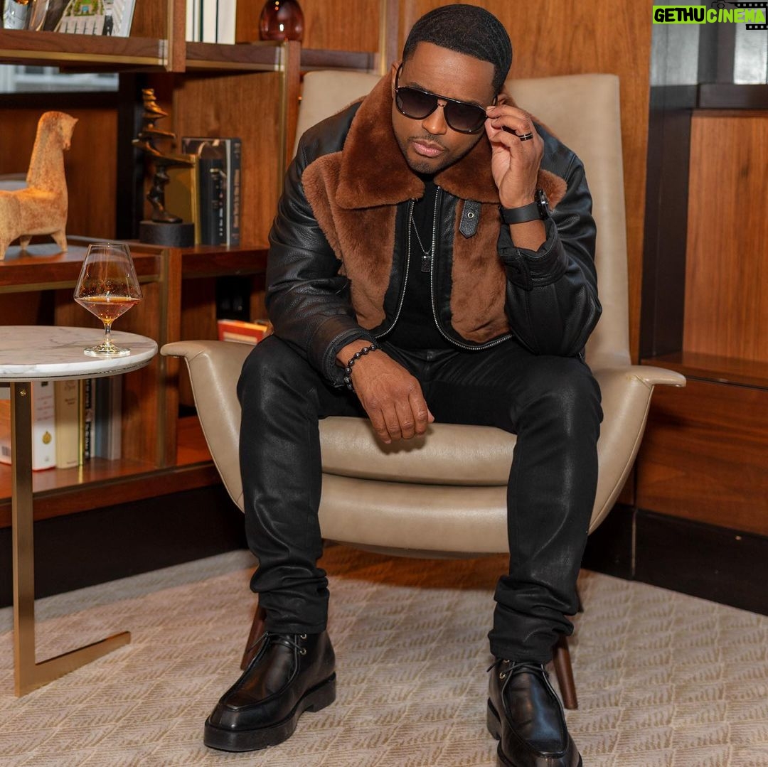 Larenz Tate - 63.7K Likes - Live. Learn. Upgrade.
Ya dig!
#Lounging