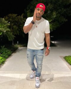 Larenz Tate Instagram - Focused on Improving…not proving myself. Ya dig! #LevelUp